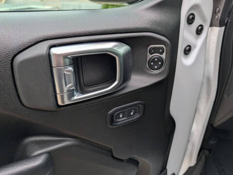 2025 Jeep Gladiator NightHawk