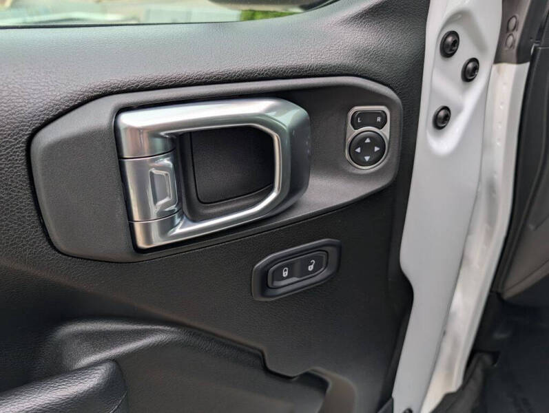 2025 Jeep Gladiator NightHawk