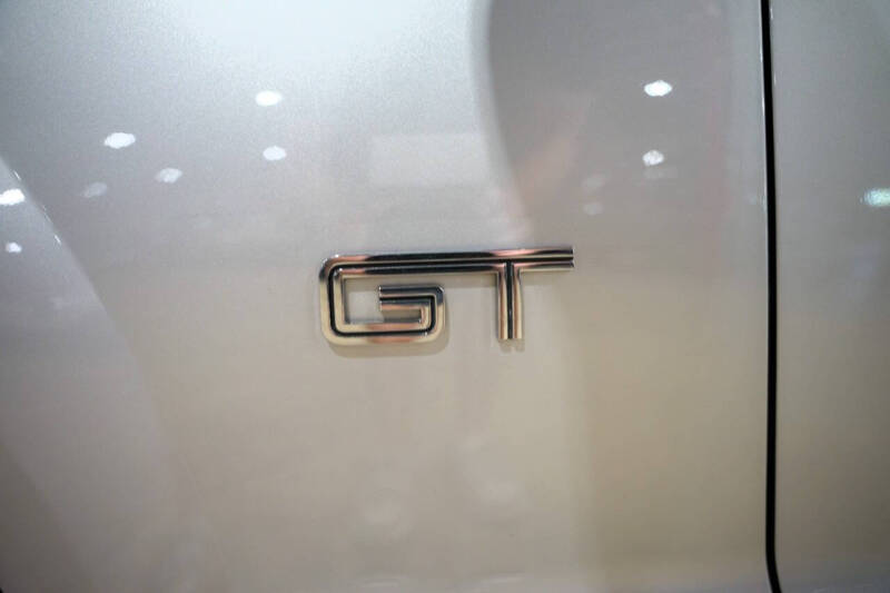 2005 Ford Mustang GT Premium