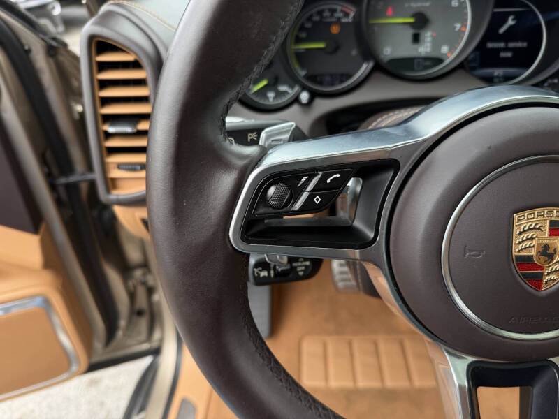 2015 Porsche Cayenne S E-Hybrid