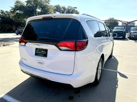 2020 Chrysler Pacifica Touring L