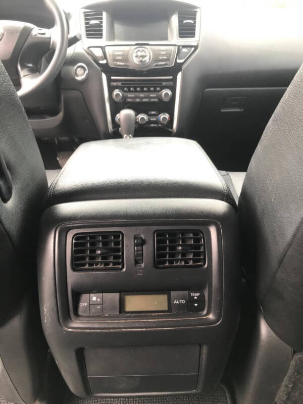 2017 Nissan Pathfinder S