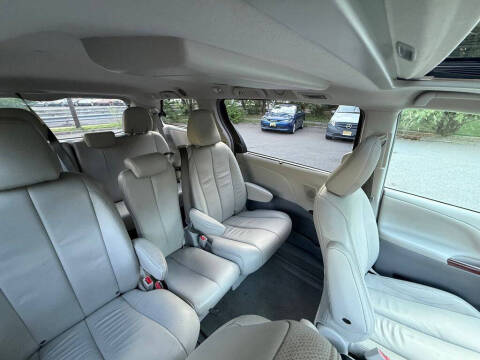 2014 Toyota Sienna