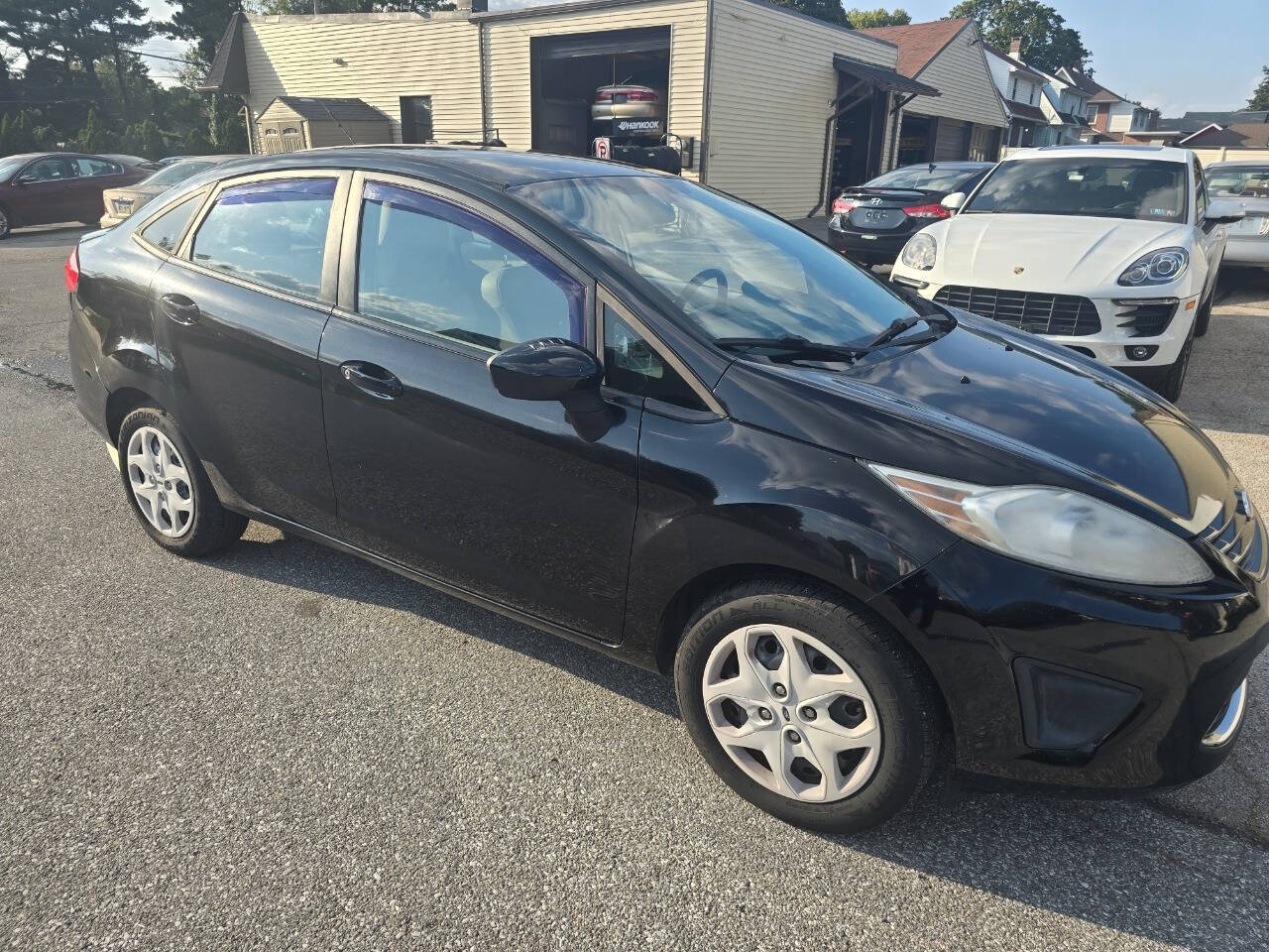 2011 Ford Fiesta for sale at QUEENSGATE AUTO SALES in York, PA