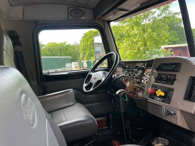2008 Peterbilt 335
