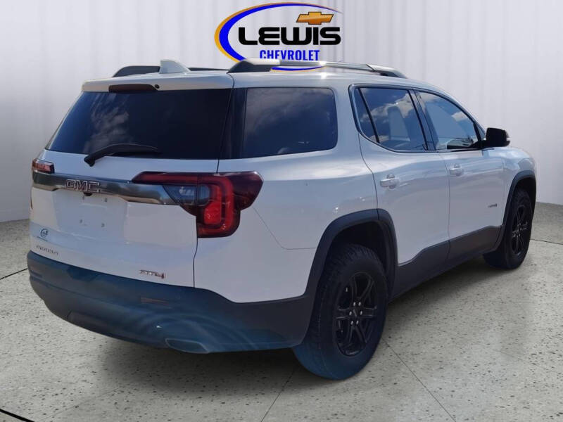 2022 GMC Acadia AT4