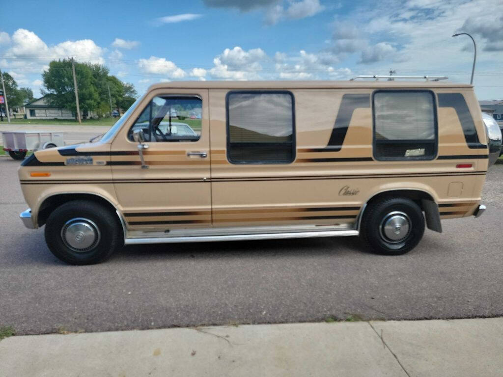 1984 Ford E-Series 31
