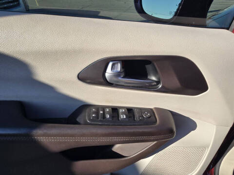 2017 Chrysler Pacifica Touring-L