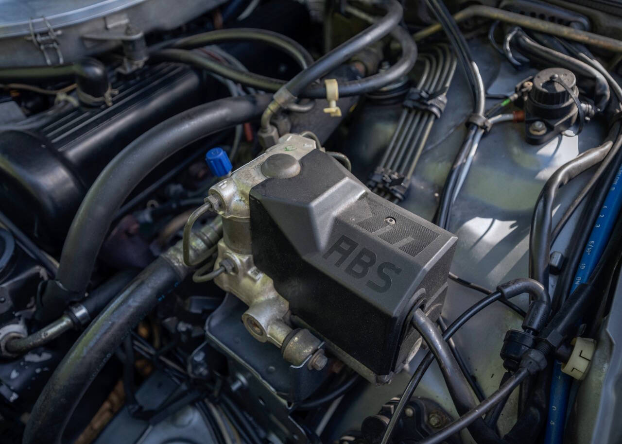 1988 Mercedes-Benz 420-Class 35