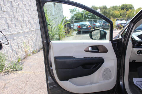 2017 Chrysler Pacifica Touring-L