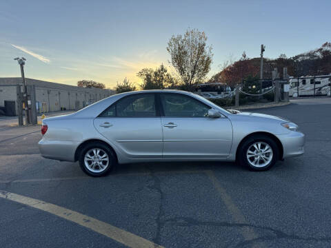 2005 Toyota Camry LE V6