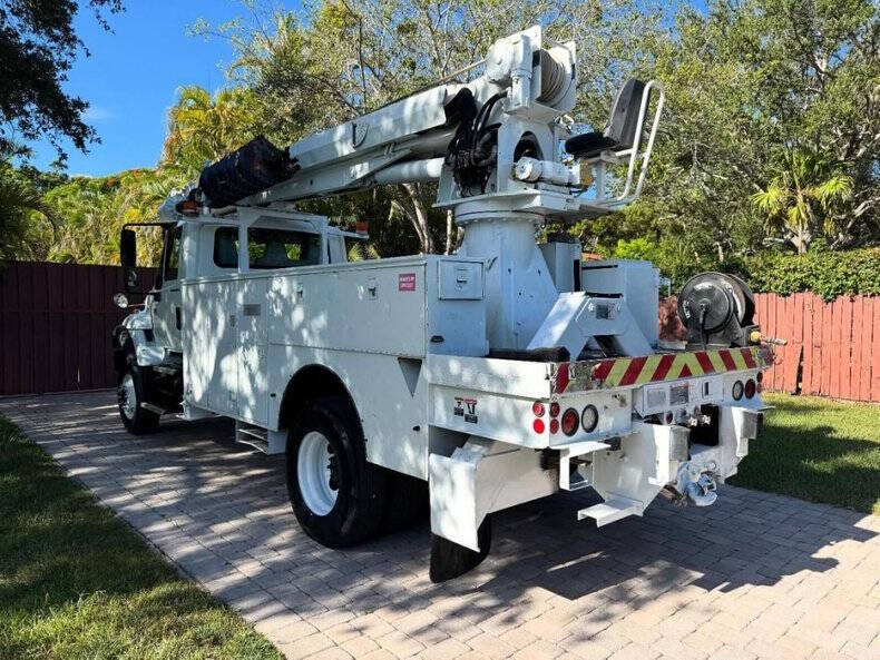 2007 International Derrick Digger