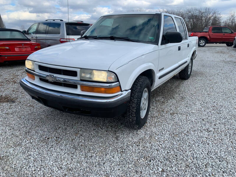 2003 Chevrolet S-10 for sale at Dutch and Dillon Car Sales in Lee's Summit MO