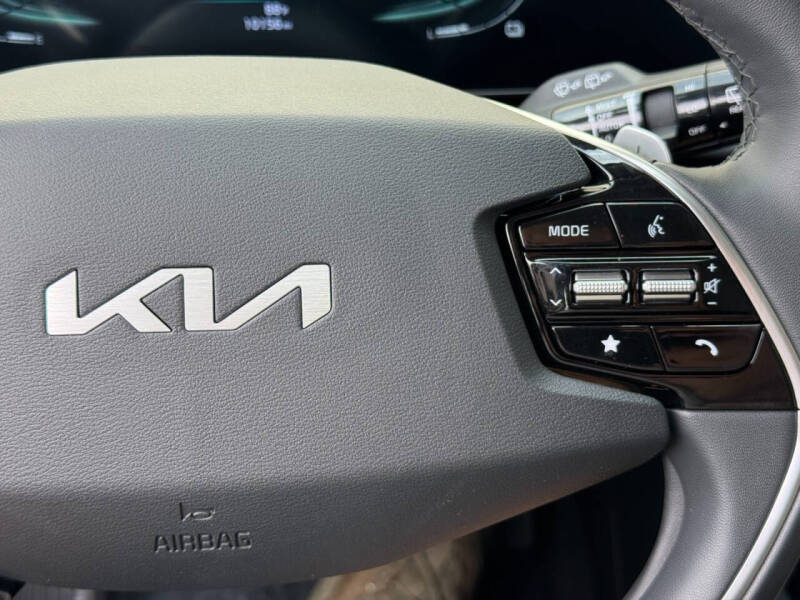 2024 Kia Niro EX