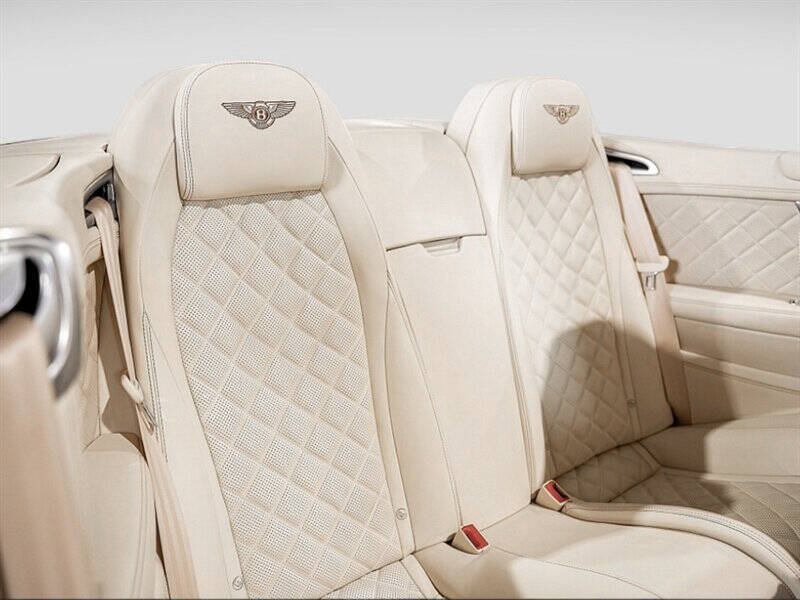 2016 Bentley Continental 29