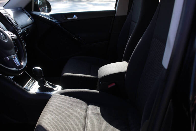 2015 Volkswagen Tiguan S