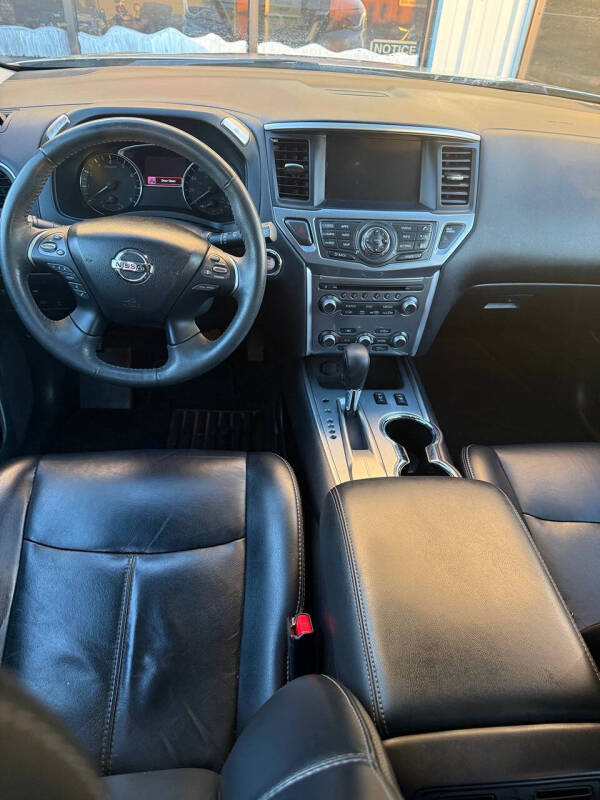 2018 Nissan Pathfinder SL