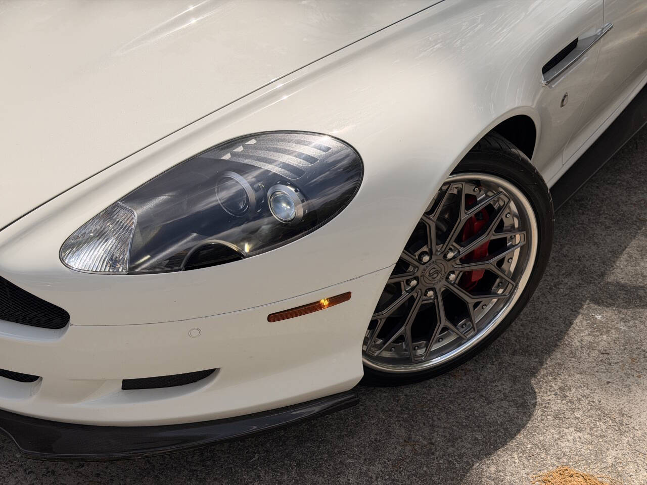 White 2009 Aston Martin DB9 Base 2dr Coupe 6A 2
