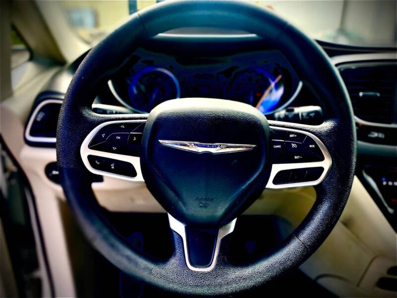 2020 Chrysler Voyager L