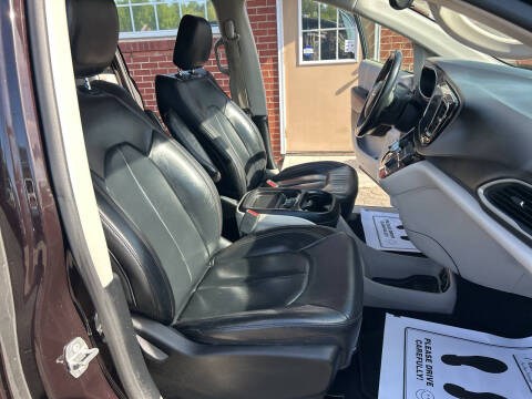 2017 Chrysler Pacifica Touring-L