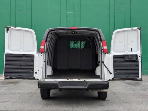 2023 GMC Savana 2500