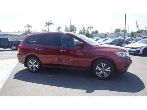 2018 Nissan Pathfinder SV
