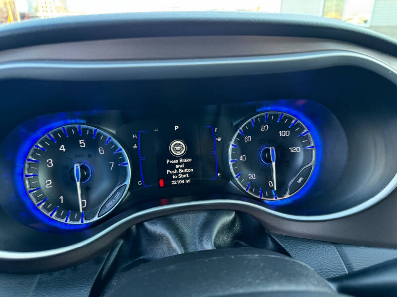 2022 Chrysler Voyager LX