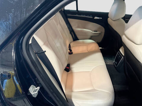 2023 Chrysler 300 Touring L