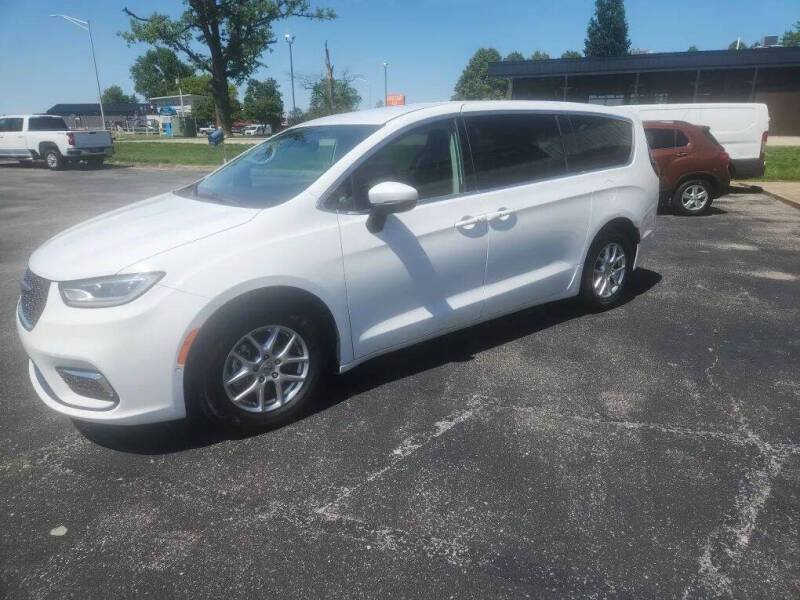2023 Chrysler Pacifica Touring L
