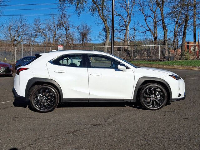 2026 Lexus UX 300h