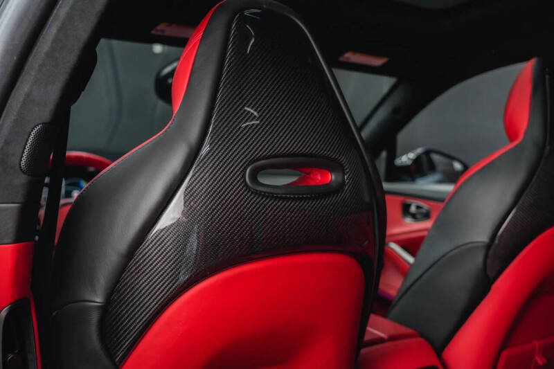 2021 Aston Martin DBX