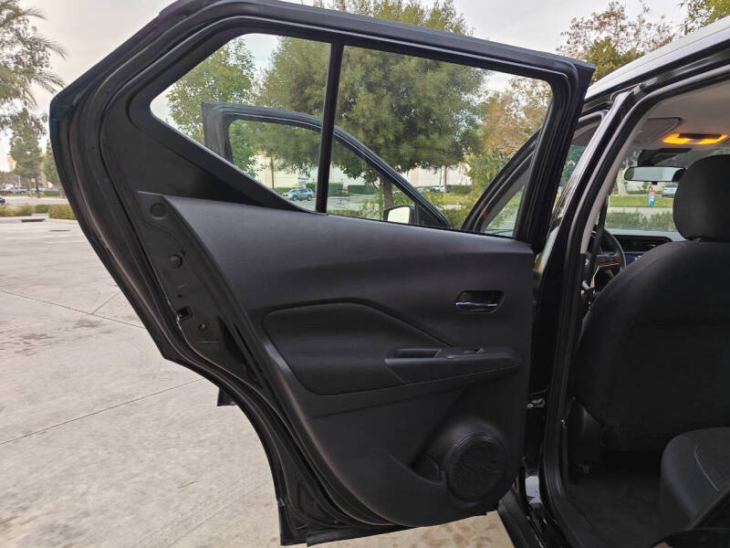 2023 Nissan Kicks SV