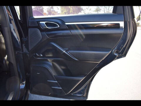 2017 Porsche Cayenne S E-Hybrid