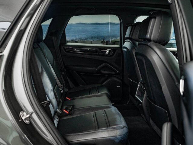 2022 Porsche Cayenne E-Hybrid