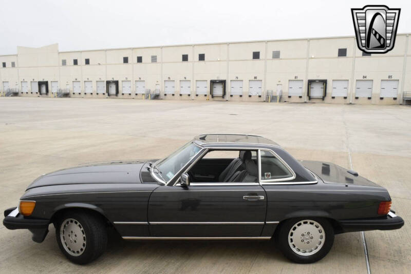 1988 Mercedes-Benz 560-Class 560 SL
