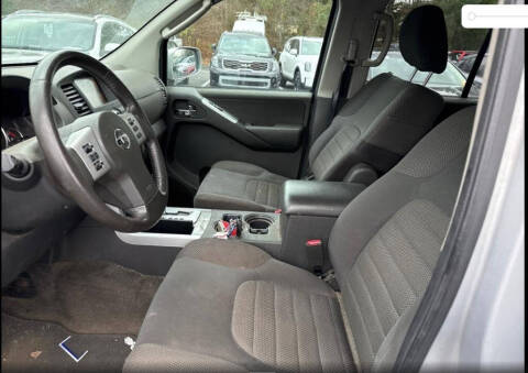 2011 Nissan Pathfinder LE