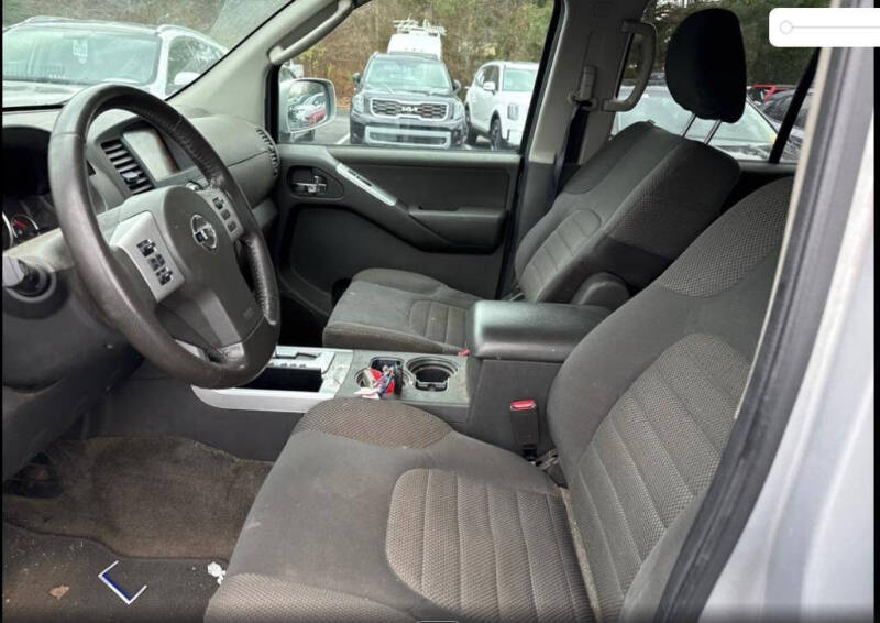 2011 Nissan Pathfinder LE