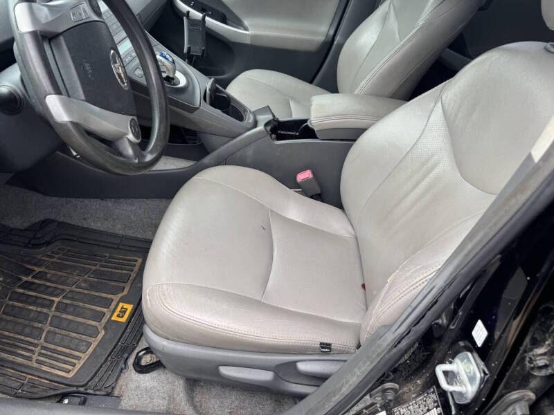 2010 Toyota Prius III