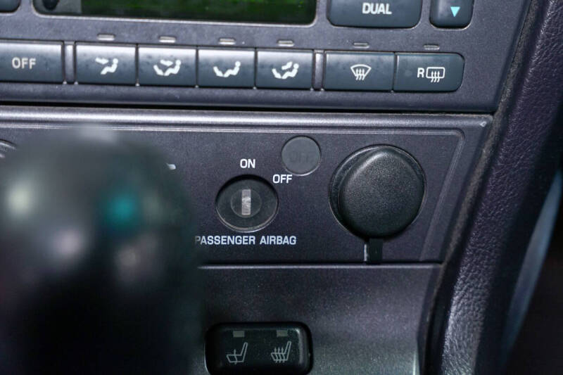 2004 Ford Thunderbird Deluxe