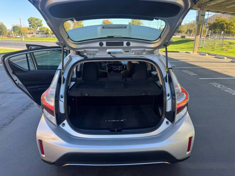 2019 Toyota Prius c L