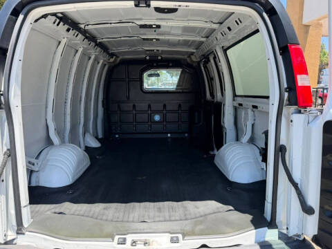 2022 Chevrolet Express 2500