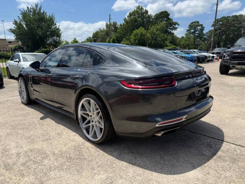 2017 Porsche Panamera 4