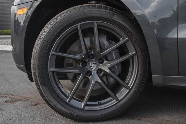 2023 Porsche Macan T