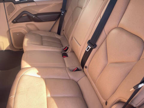 2018 Porsche Cayenne Platinum Edition