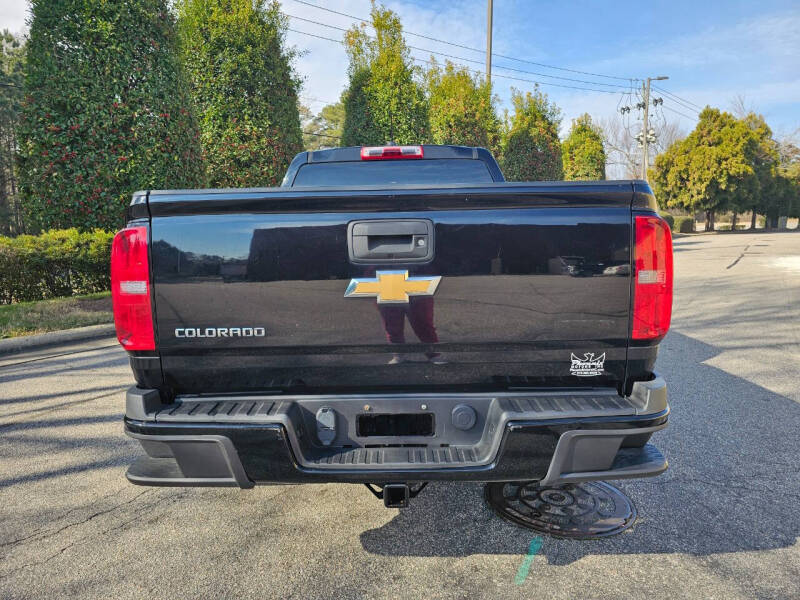 2015 Chevrolet Colorado Z71 photo 3