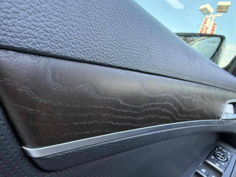 2016 Hyundai Genesis