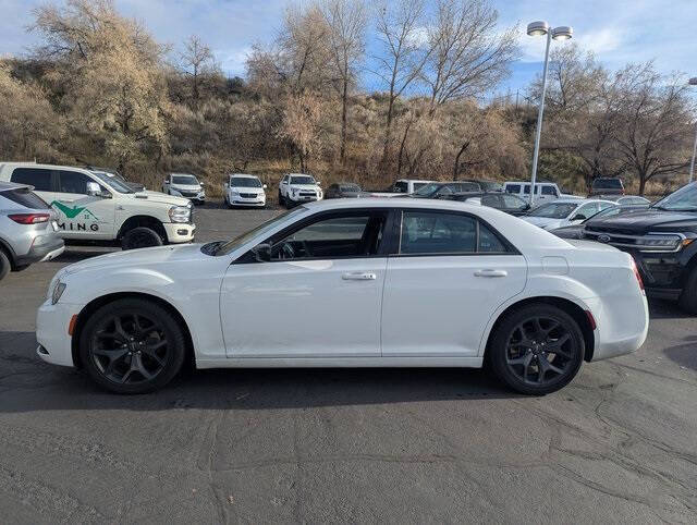 2022 Chrysler 300 Touring