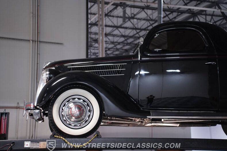 1936 Ford Deluxe