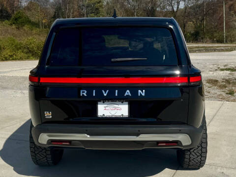 2023 Rivian R1S Adventure