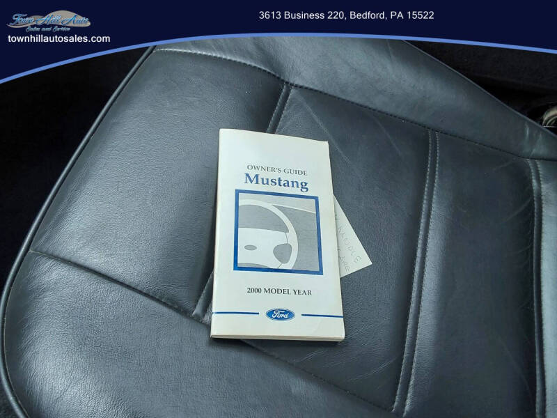 2000 Ford Mustang